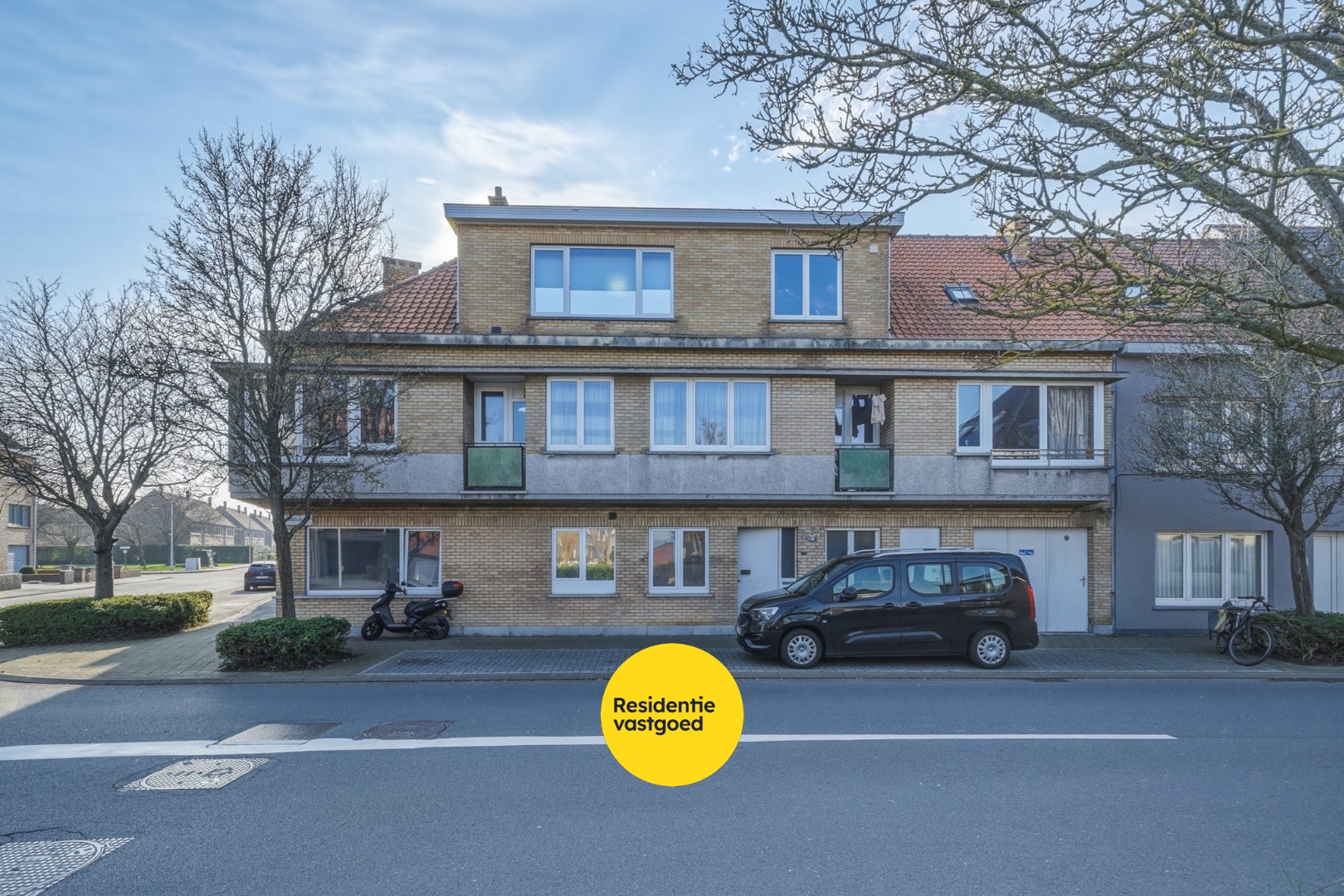 Opbrengsteigendom met 4 (vergunde) appartementen en garage te Bredene - Rendement 6,12% 