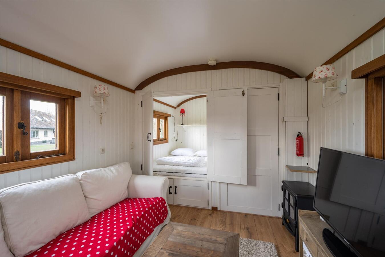 Idyllisch landhuis gelegen op 8330 m² te Ruiselede 