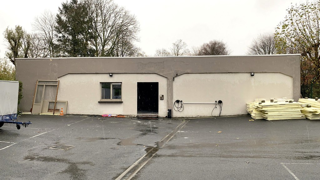 Kantoorrenovatieproject te koop vlakbij klaverblad in Gent