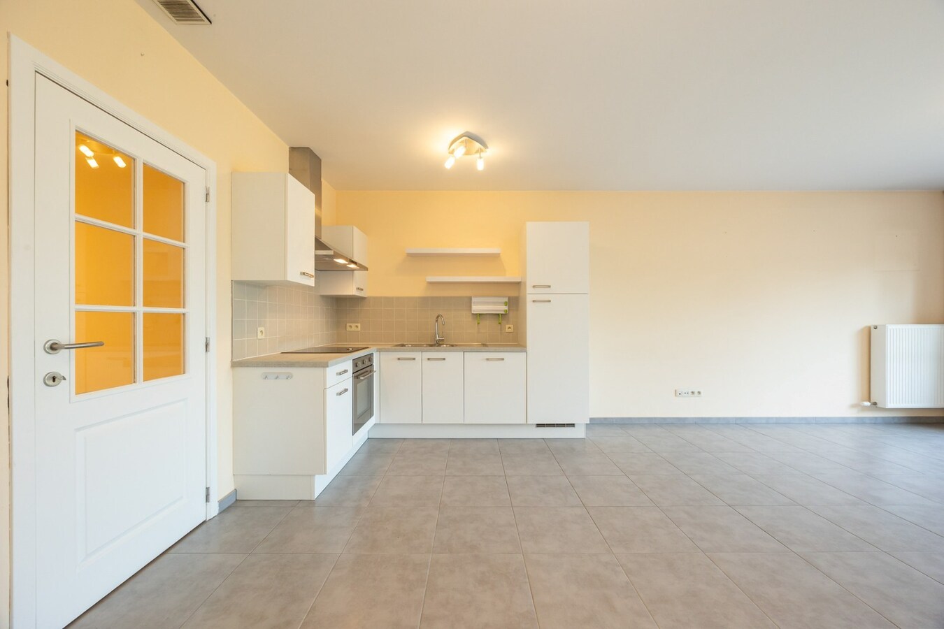 Energiezuinig gelijkvloers appartement met carport in het centrum van Broechem 