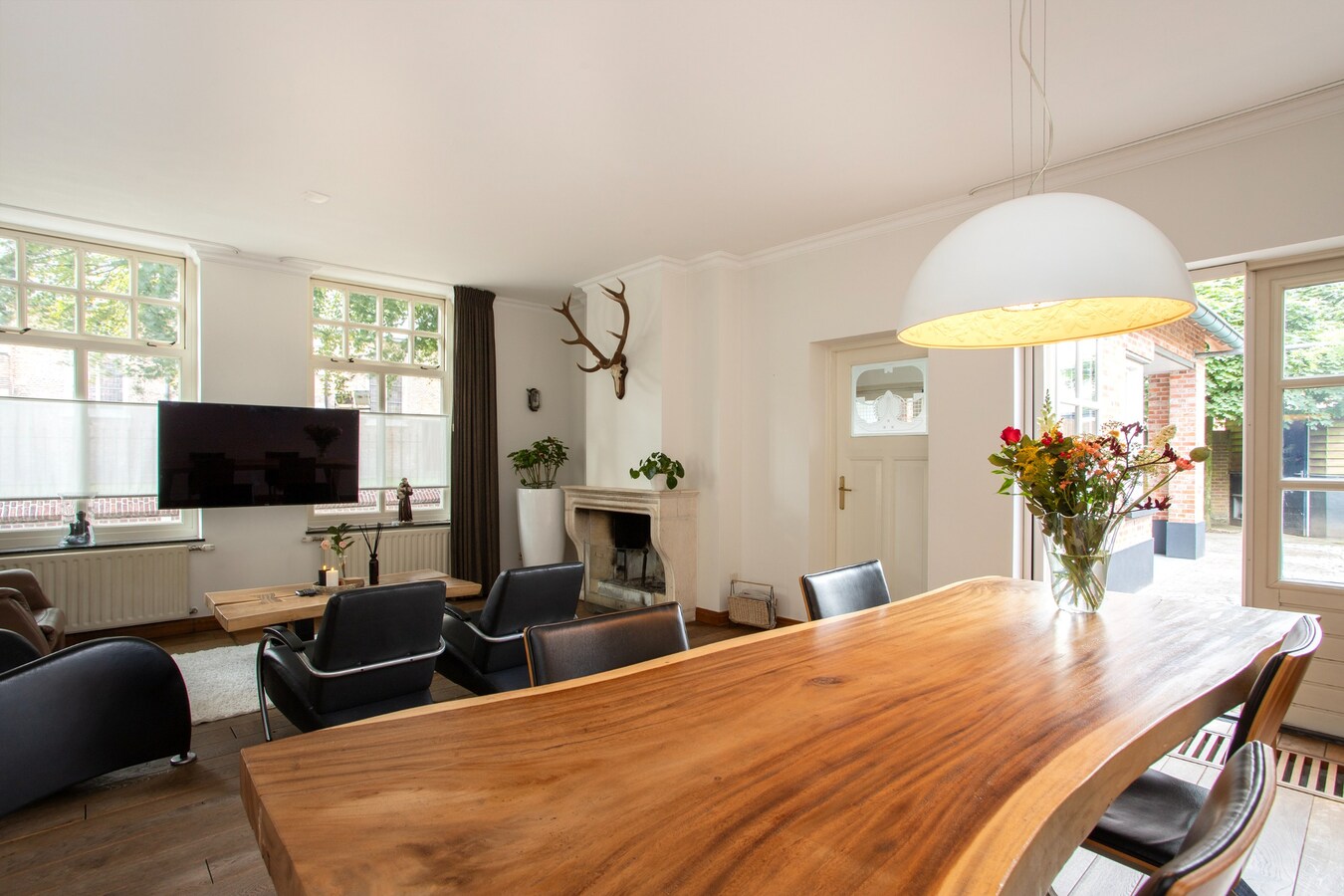 Wonen naast de kerk én in een gemeentelijk monument aan de Kerkstraat 12 Diessen. 