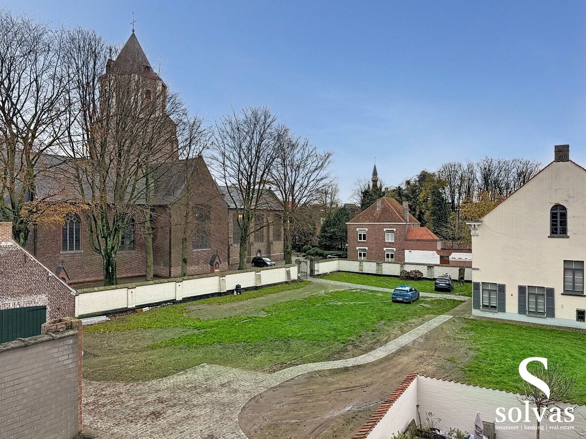 Knap dakappartement met twee slaapkamers en prachtig uitzicht 
