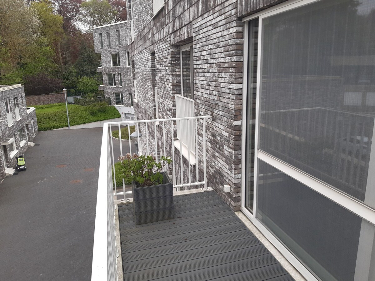 Ruim appartement in hartje Gavere. 