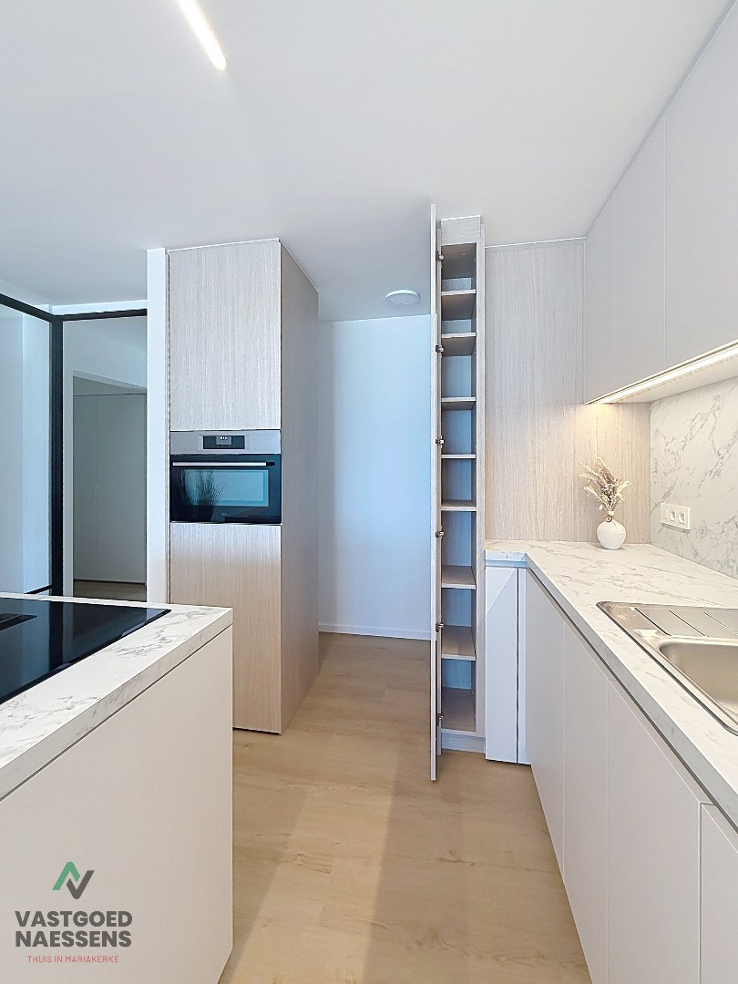 Magnifique appartement rénové de 3 chambres avec vue sur la mer. 