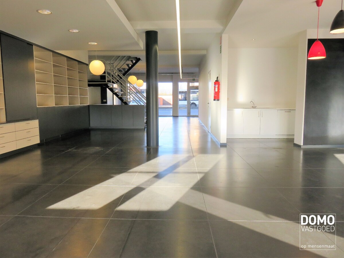 GUNSTIG GELEGEN OPBRENGSTEIGENDOM TE HASSELT 