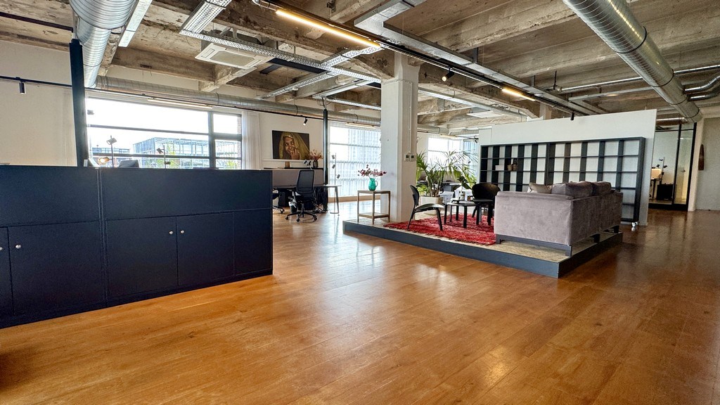 Loftkantoren te huur in Handelsdokcenter bij Gent-Dampoort