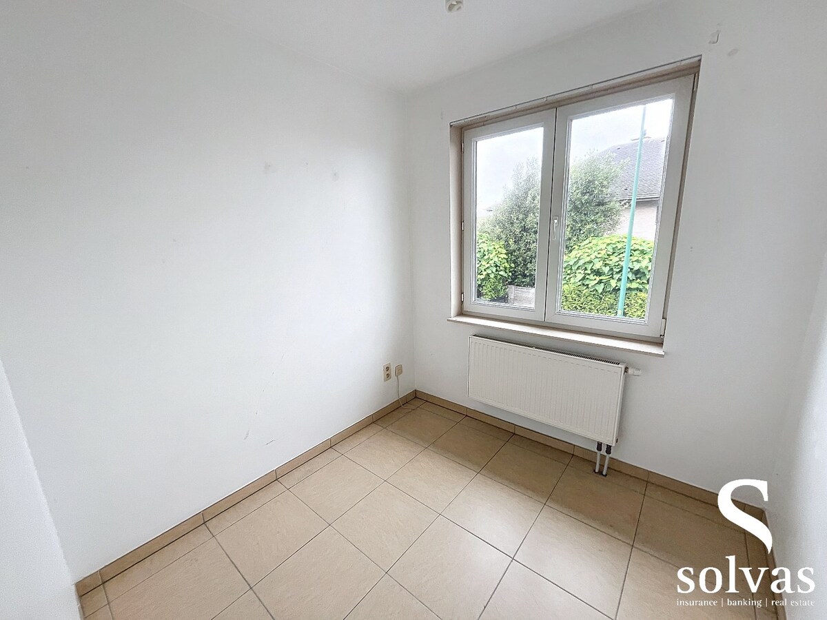 Drieslaapkamer woning in centrum Lotenhulle met tuin en garage 