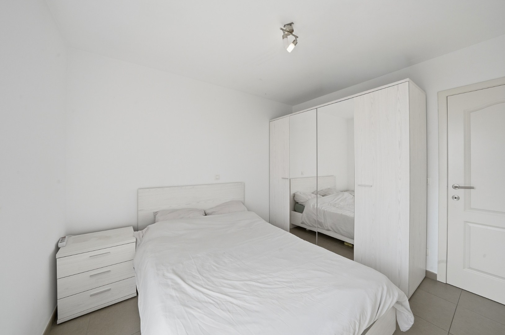 Lichtrijk 2-slaapkamerappartement met prachtig open uitzicht in Oostende 