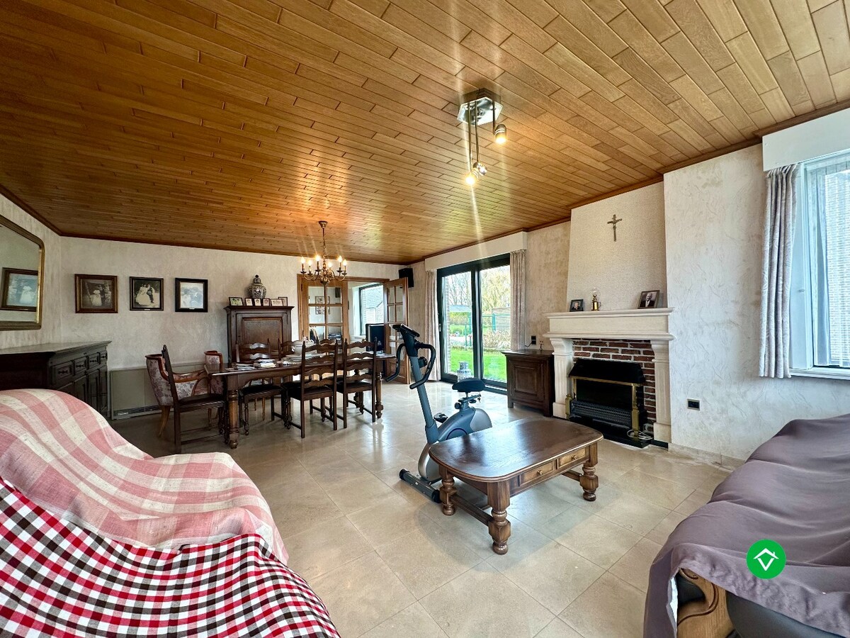 Ruime alleenstaande woning met prachtig uitzicht nabij het centrum van Koekelare 