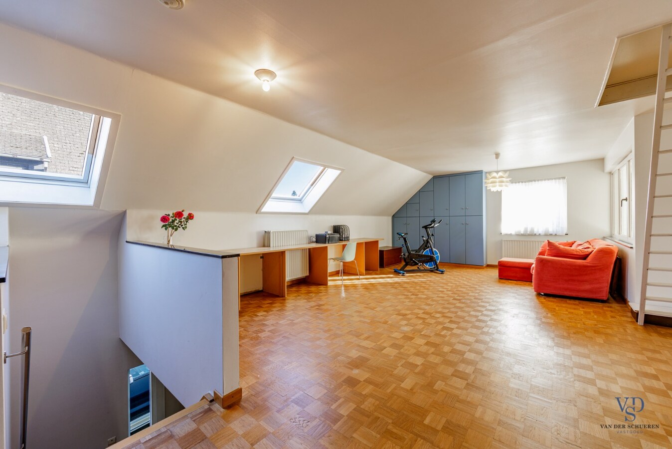 Tijdloze villa met praktijkruimtes 