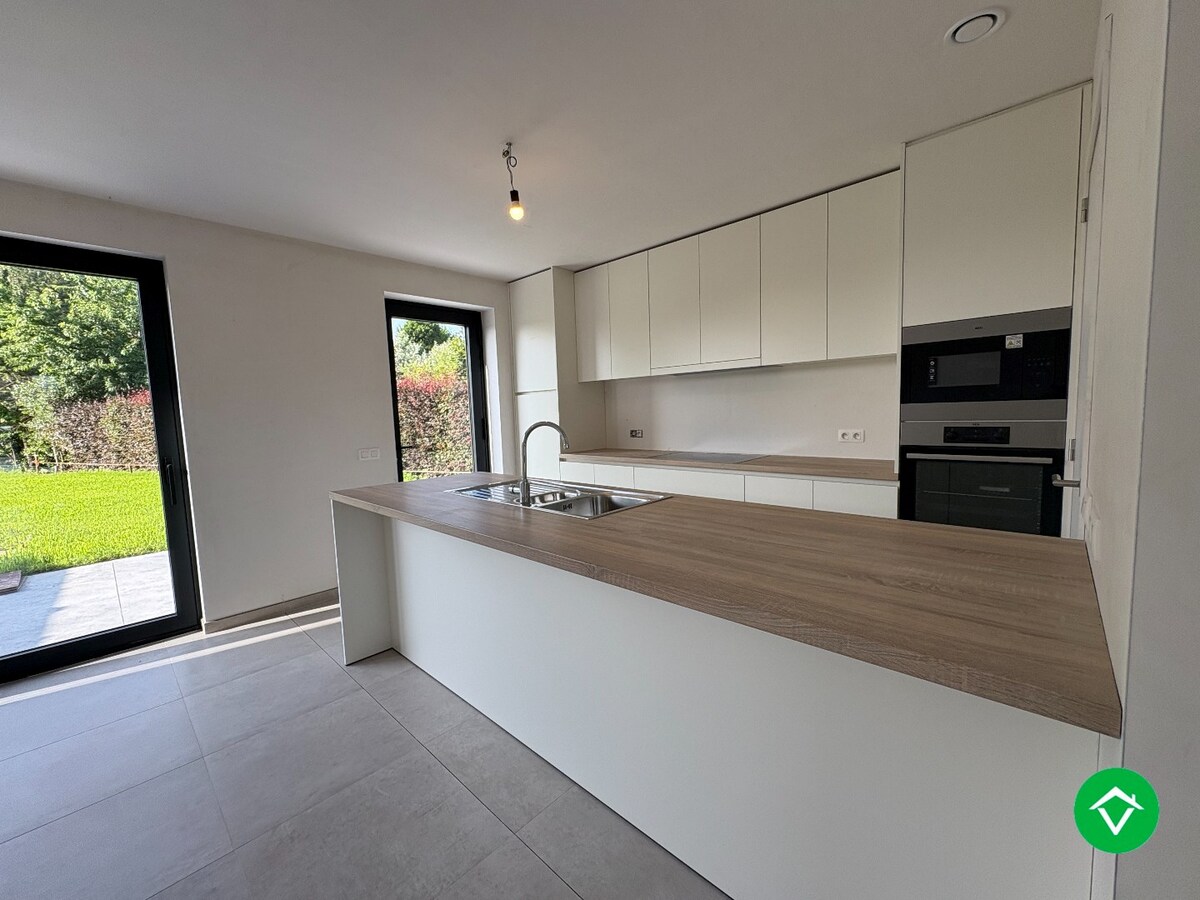 TE HUUR – Energiezuinige nieuwbouwwoning met tuin 