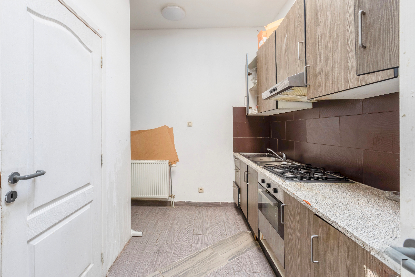 Ruime stadswoning met 5 slaapkamers en handelsruimte 