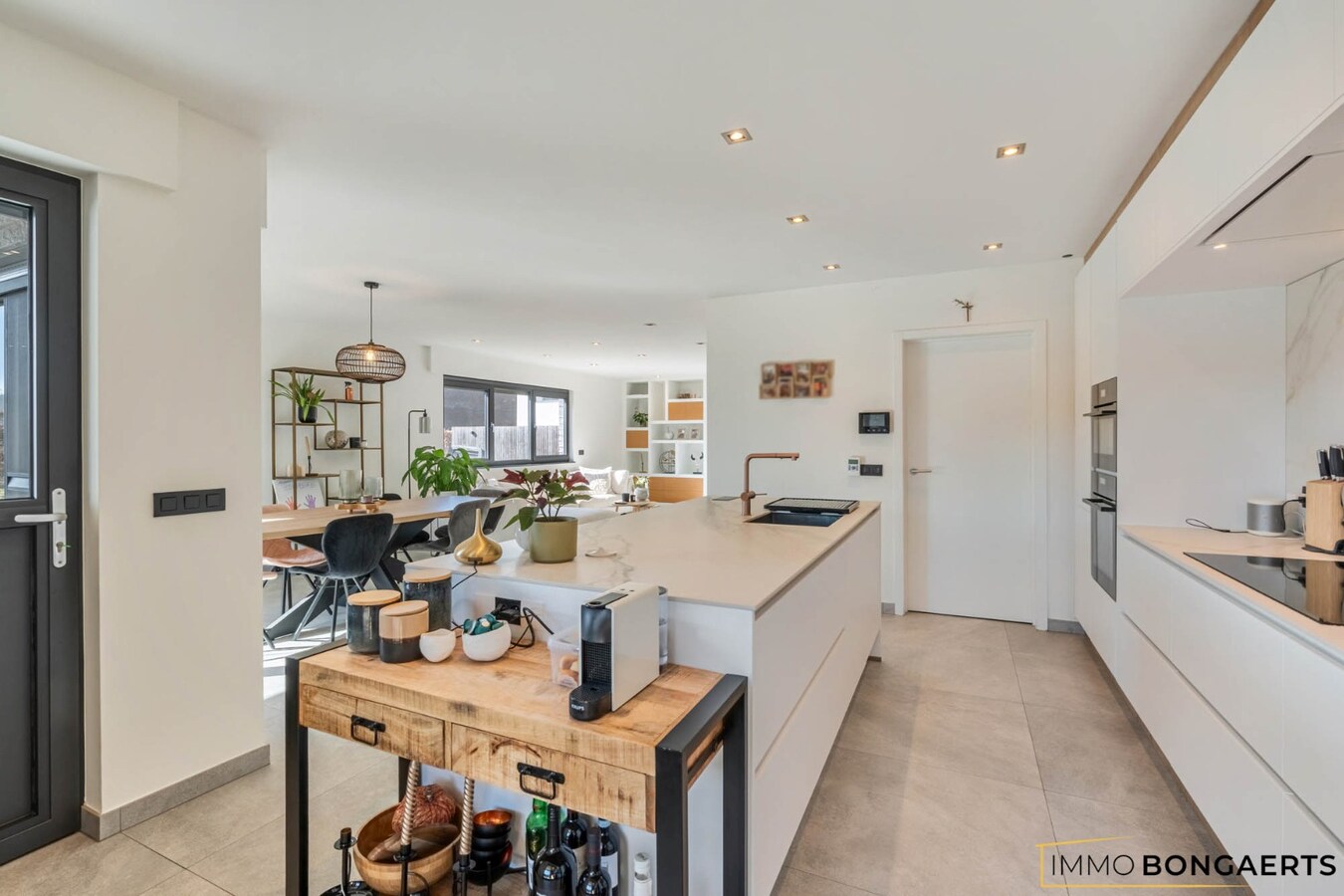 Energiezuinige woning met zwembad op rustige ligging in As 