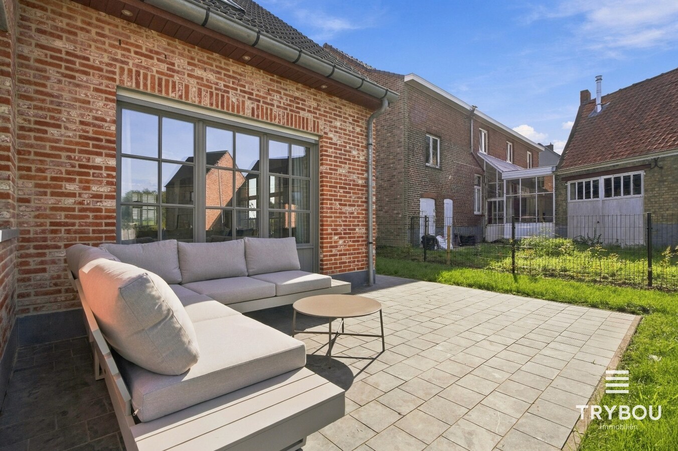 Alleenstaande luxueuze woning met 5 slaapkamers! 