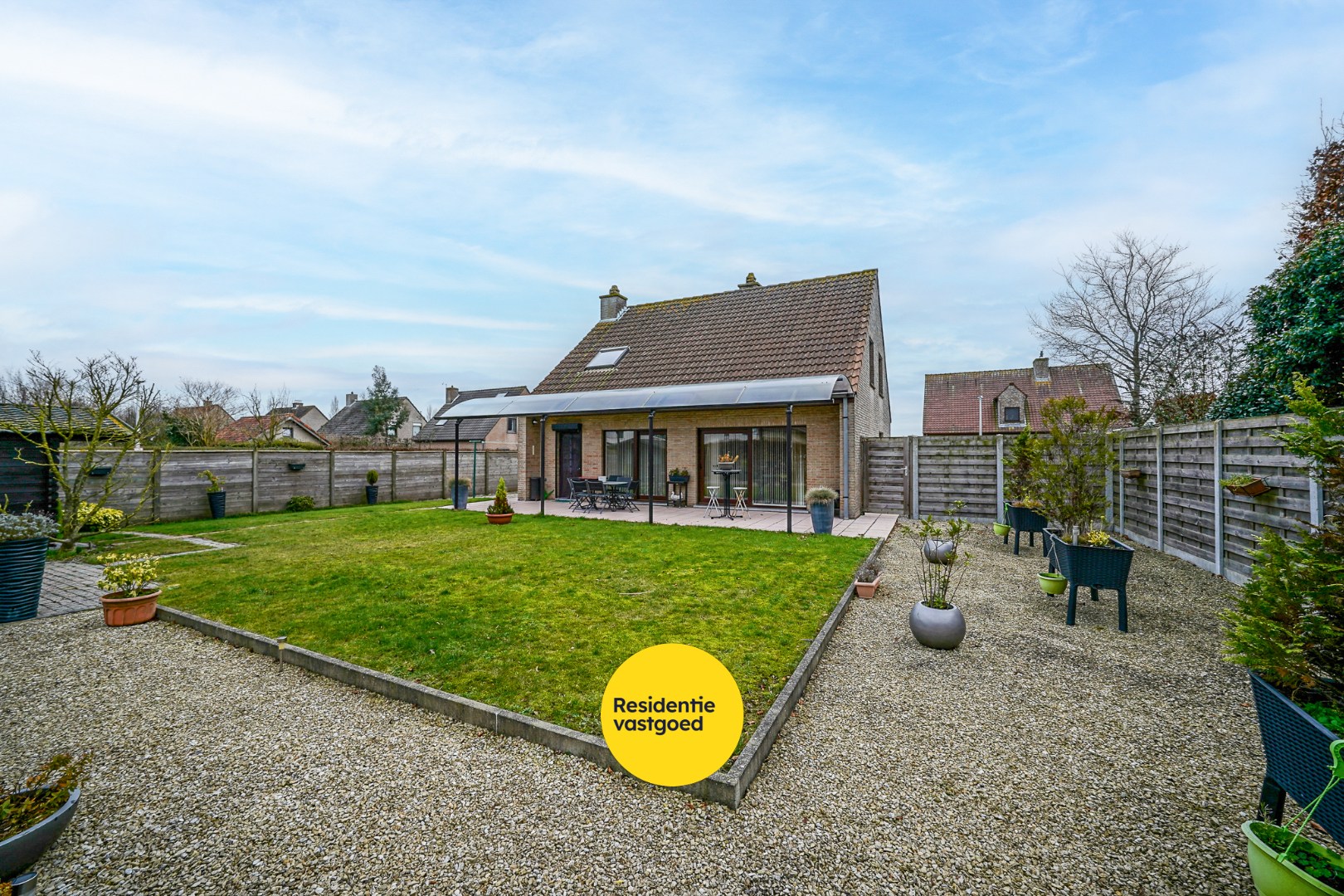 Vrijstaande ruime woning in rustige residentiële wijk in Oudenburg 