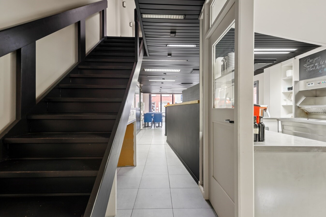 Ideaal gelegen handelspand / kantoor 