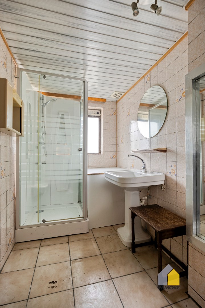 Te renoveren woning met 3 slpks op een perceel van 6 a 44 ca. 