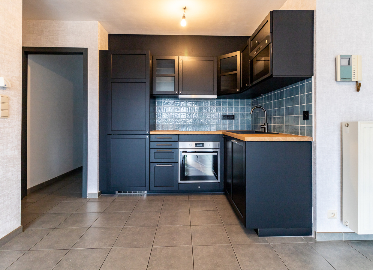 Recent vernieuwd appartement te Gistel met garage 