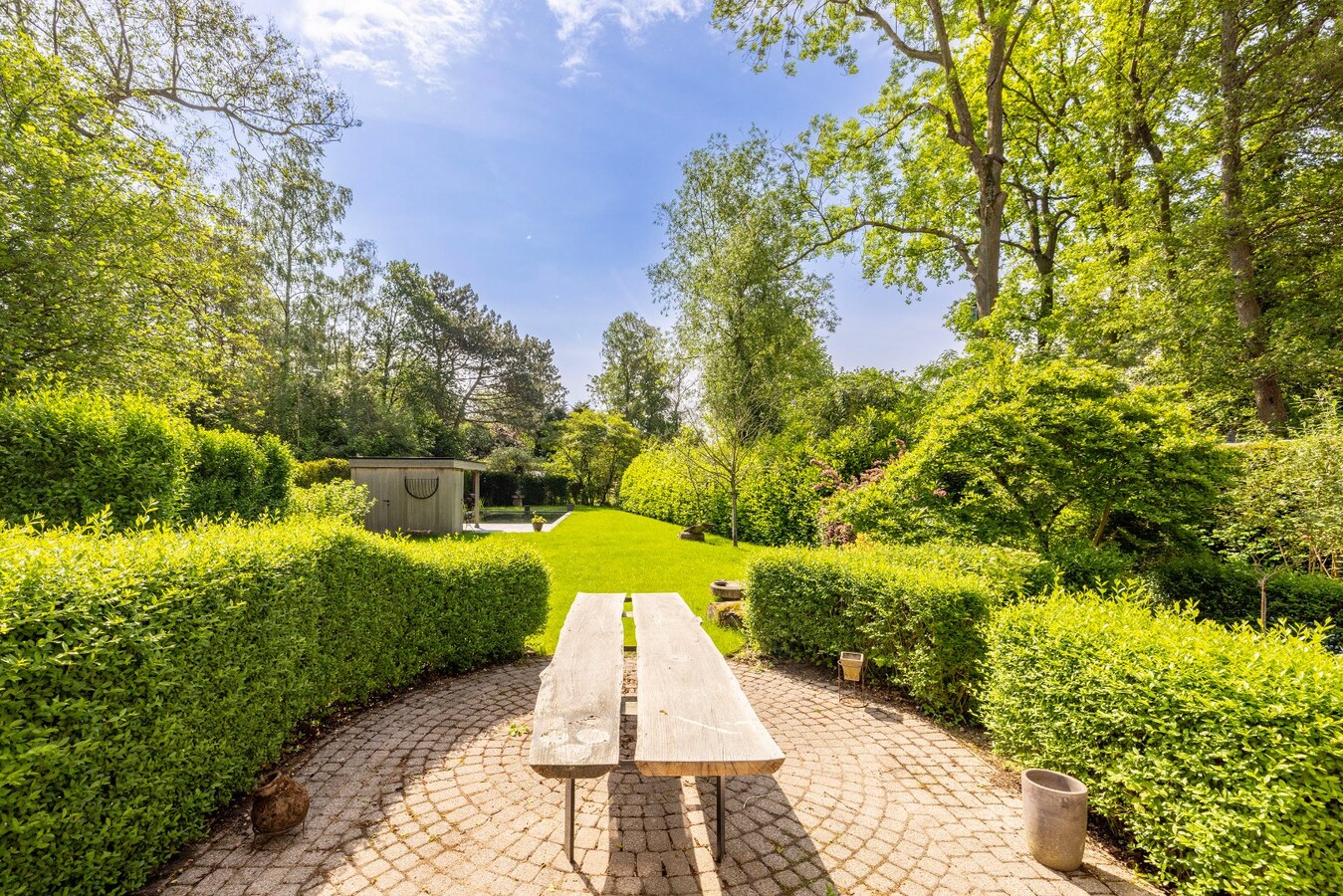 Ruim en charmant landhuis met 4 slpks en prachtige tuin 