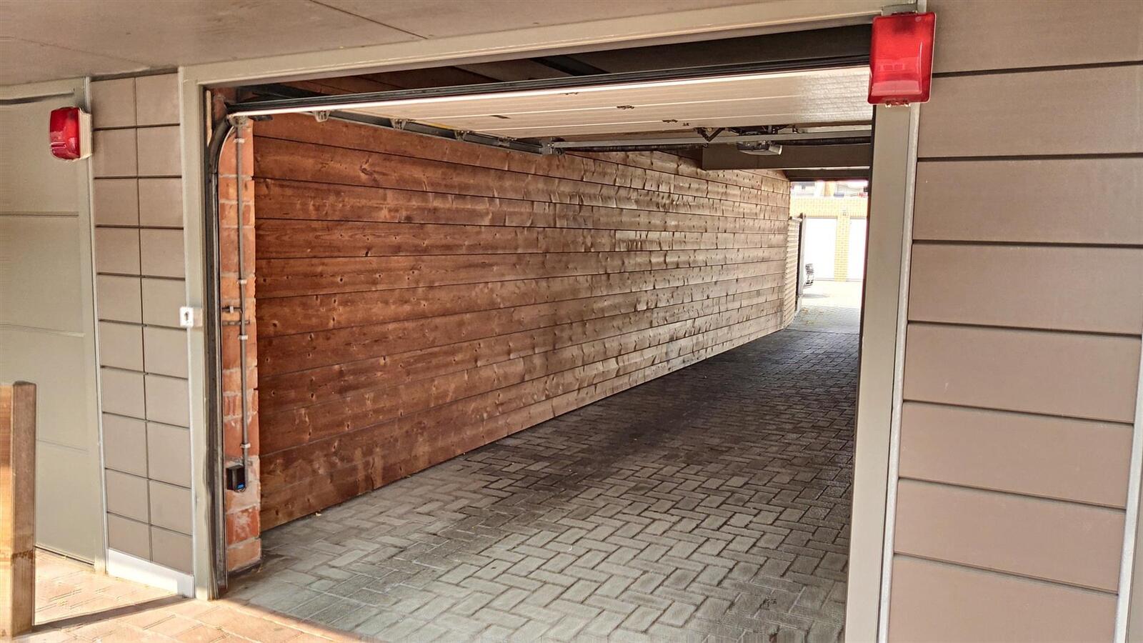 Ruime buitenstandplaats in afgesloten complex - Heist 