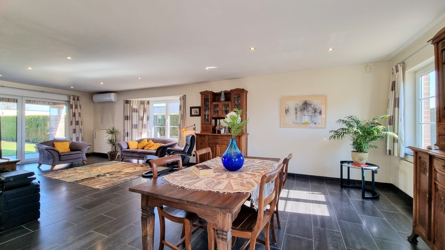 Royale woonst met panoramisch zicht én paardenweide 