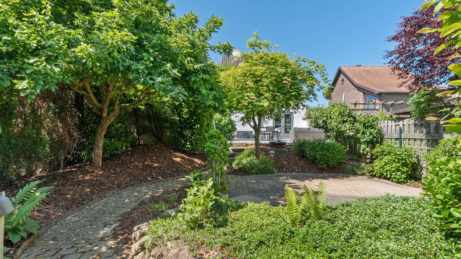 Volledig gerenoveerde, instapklare woning vlakbij Maastricht 