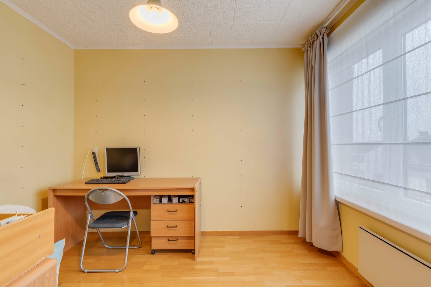 Instapklare woning (bel-étage) met 3 slpks ,centrum Burst 