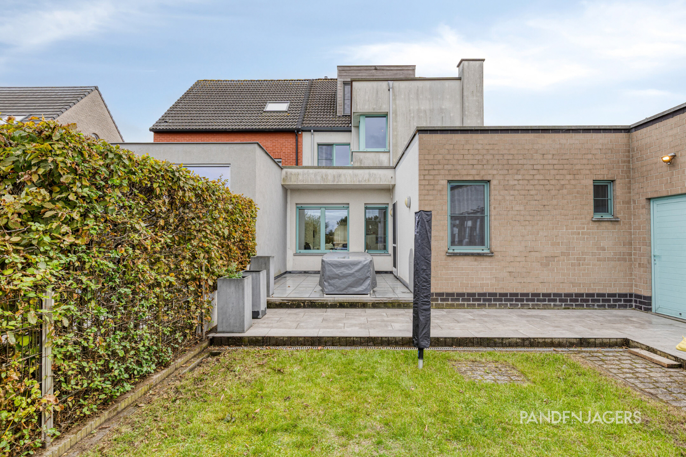 Verrassend ruime HOB (290 m²) met garage voor 3 wagens te Duffel 
