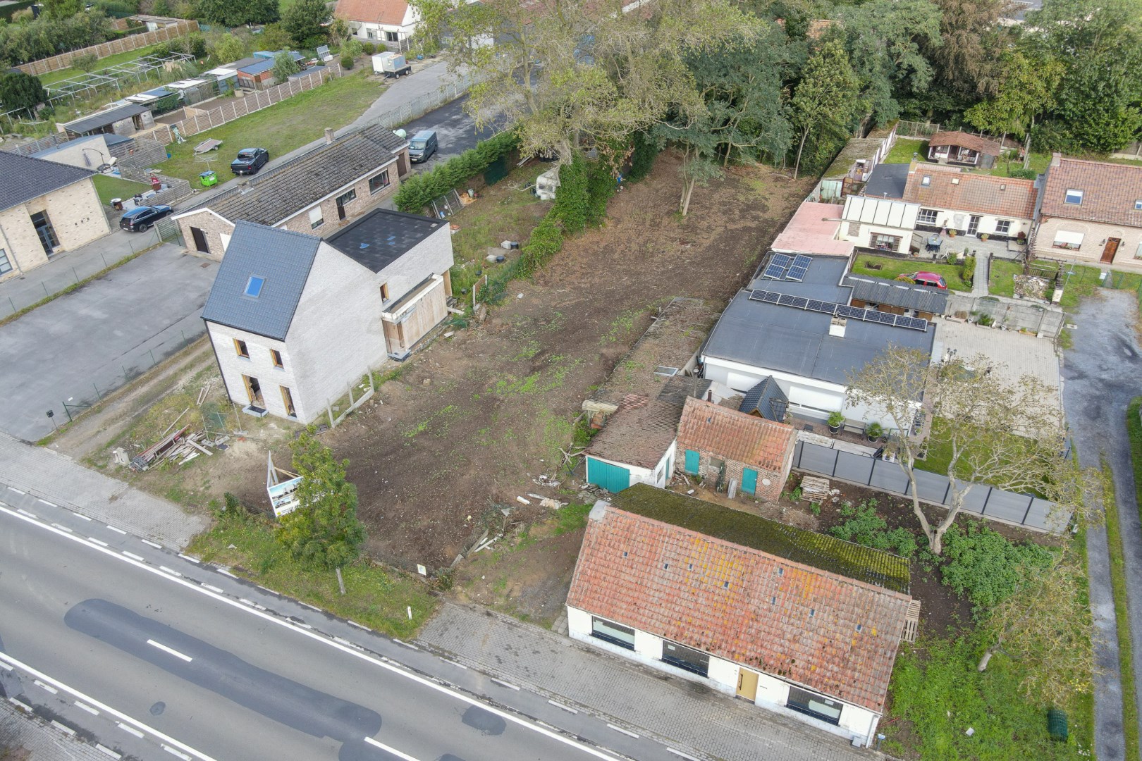 Exclusieve villa met handelsruimte op centrale ligging nabij natuurdomein de Hoge Dijken 