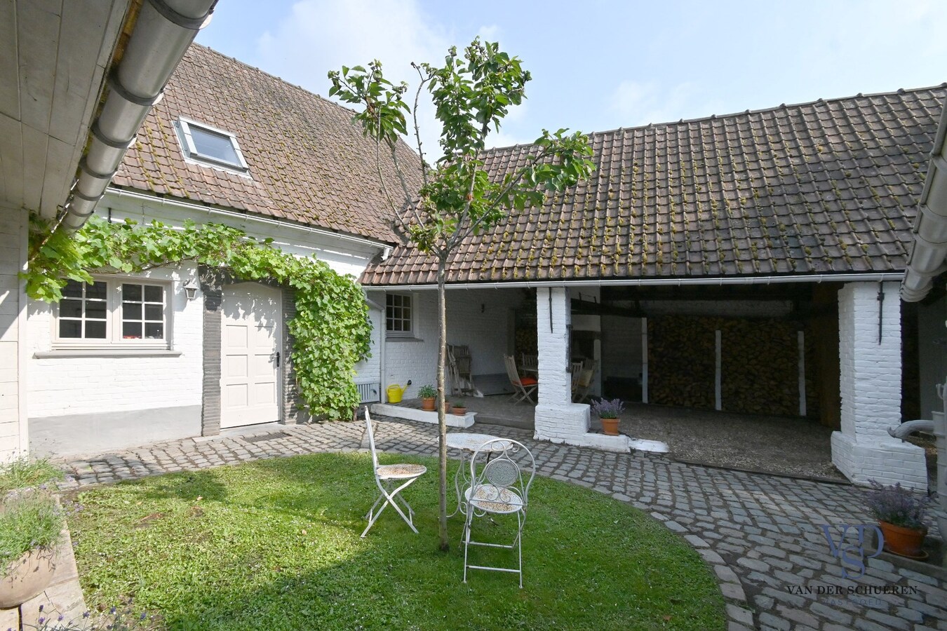 Exceptioneel woning in 't groen. 