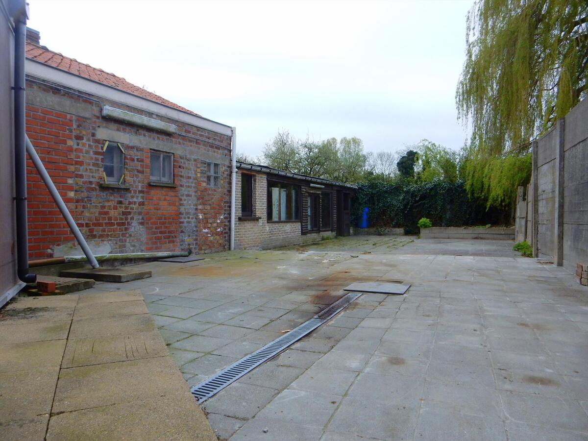 Ruime woning met een zeer groot terras 