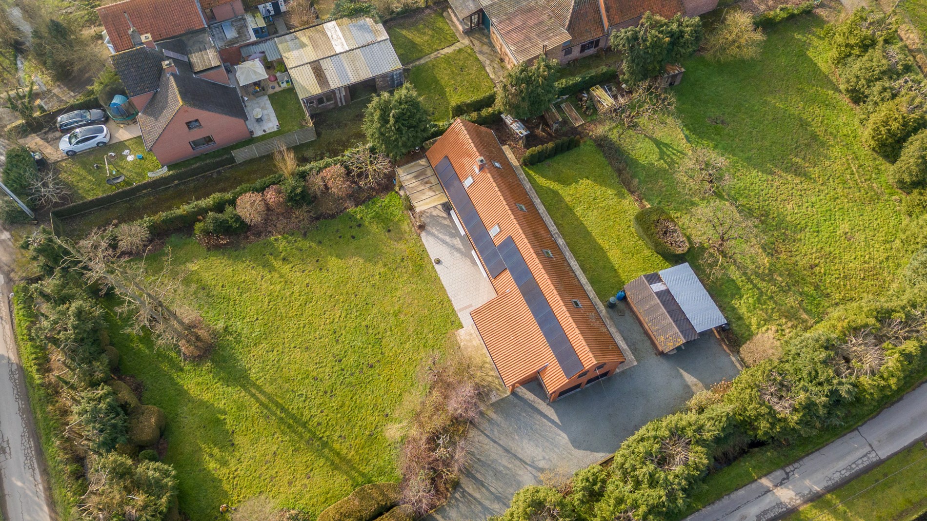Open, energiezuinige bebouwing op groot perceel (3350m²) 