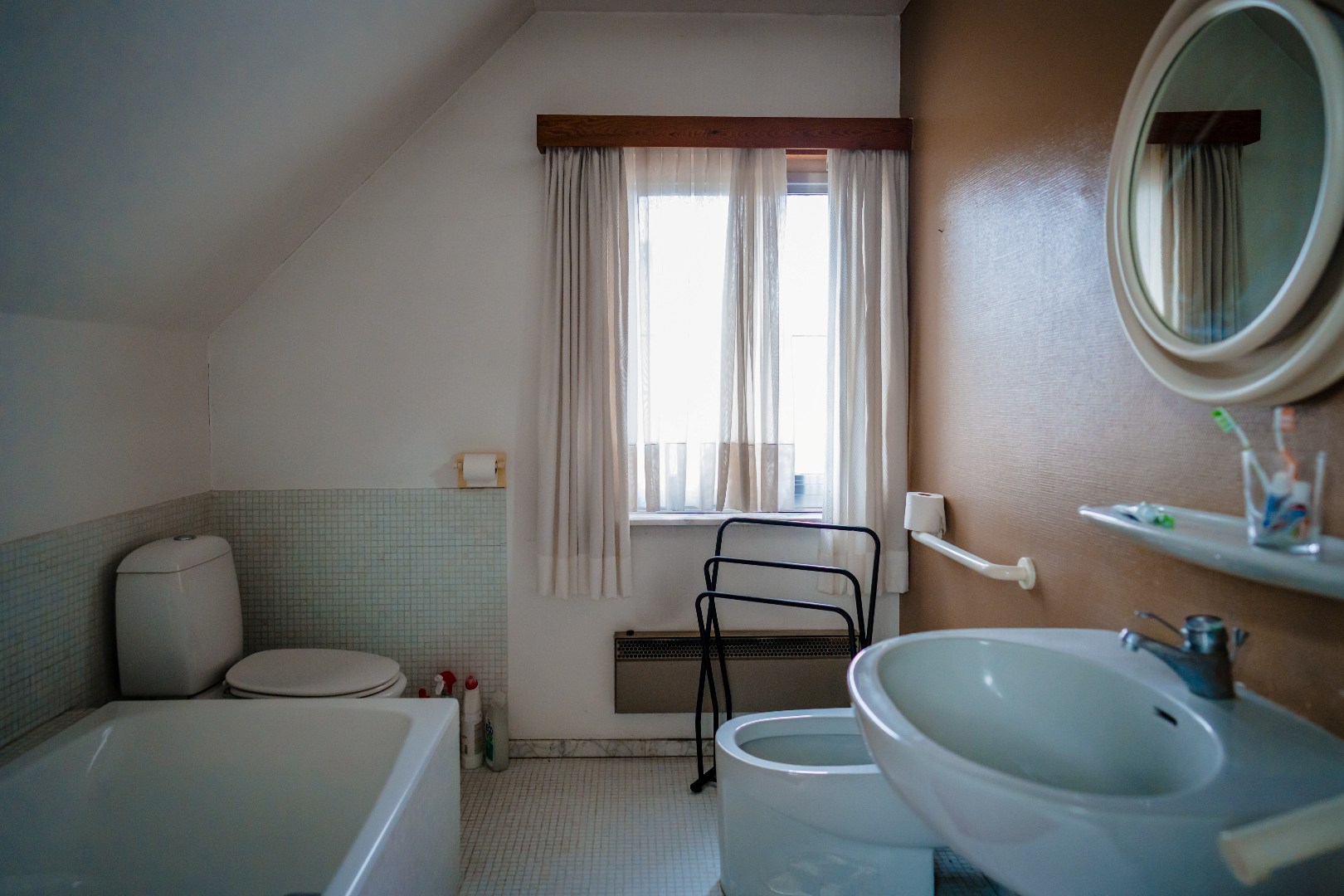 Unieke woning met 5 slaapkamers residentieel gelegen te Eeklo 