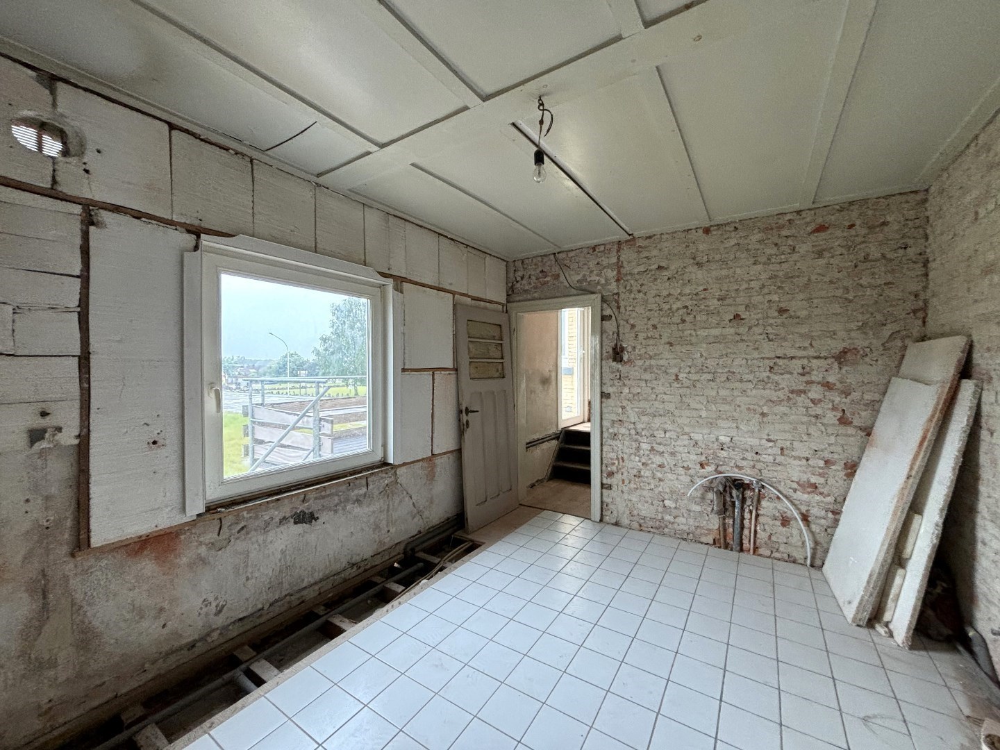 Frituur met volledige inboedel en bovengelegen appartement in Leopoldsburg 