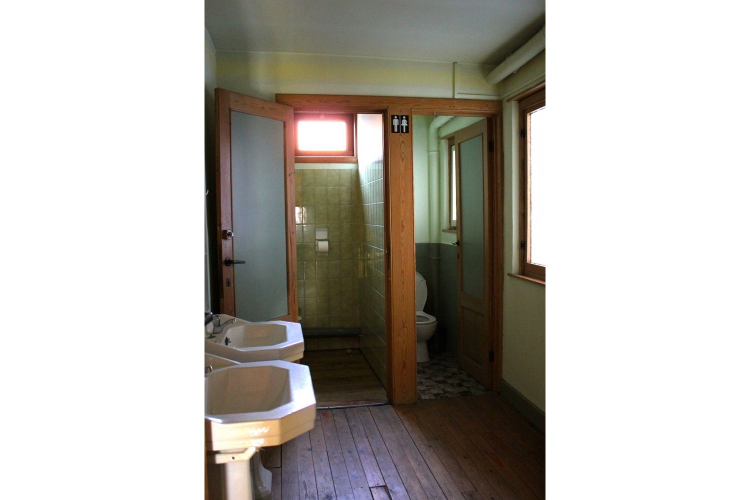 Indrukwekkend herenhuis met verschillende woonmogelijkheden op toplocatie! 