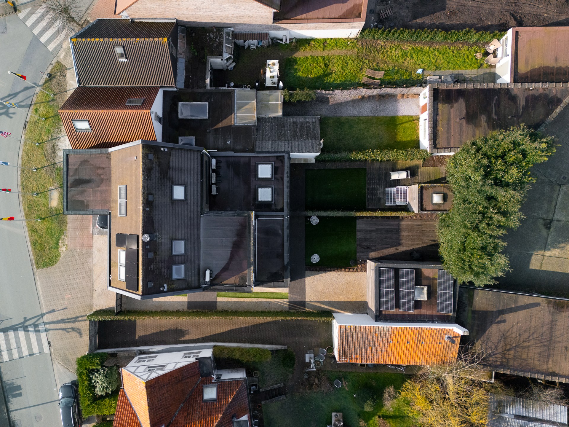 Centraal gelegen 3-gevelwoning in hedendaagse stijl – Bouwjaar 2014 