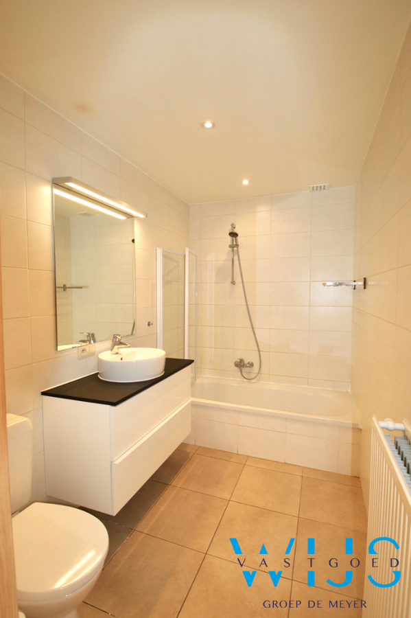 Instapklare en leuke gezinswoning in hartje EEKLO ! 