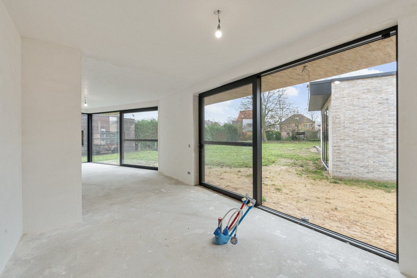 Duurzame BEN-nieuwbouwwoning casco+ met 4 slpk en zuidgerichte tuin. 