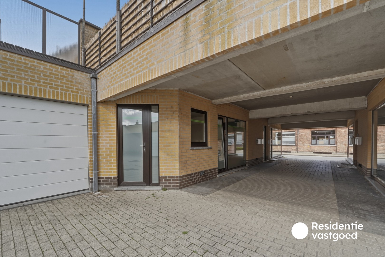 Handelszaak met commerciële mogelijkheden in Ettelgem 
