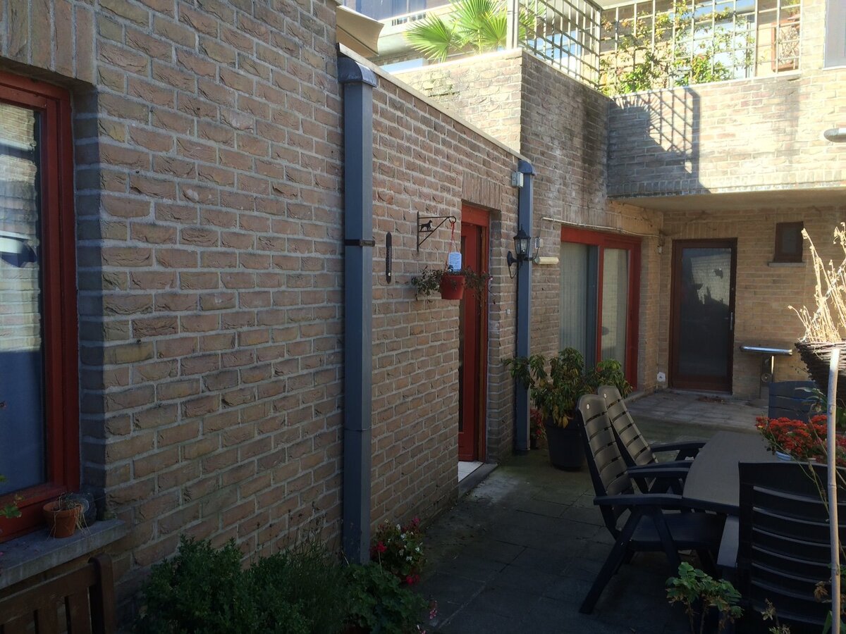 Appartement gelijkvloers met handelspand in Zedelgem 