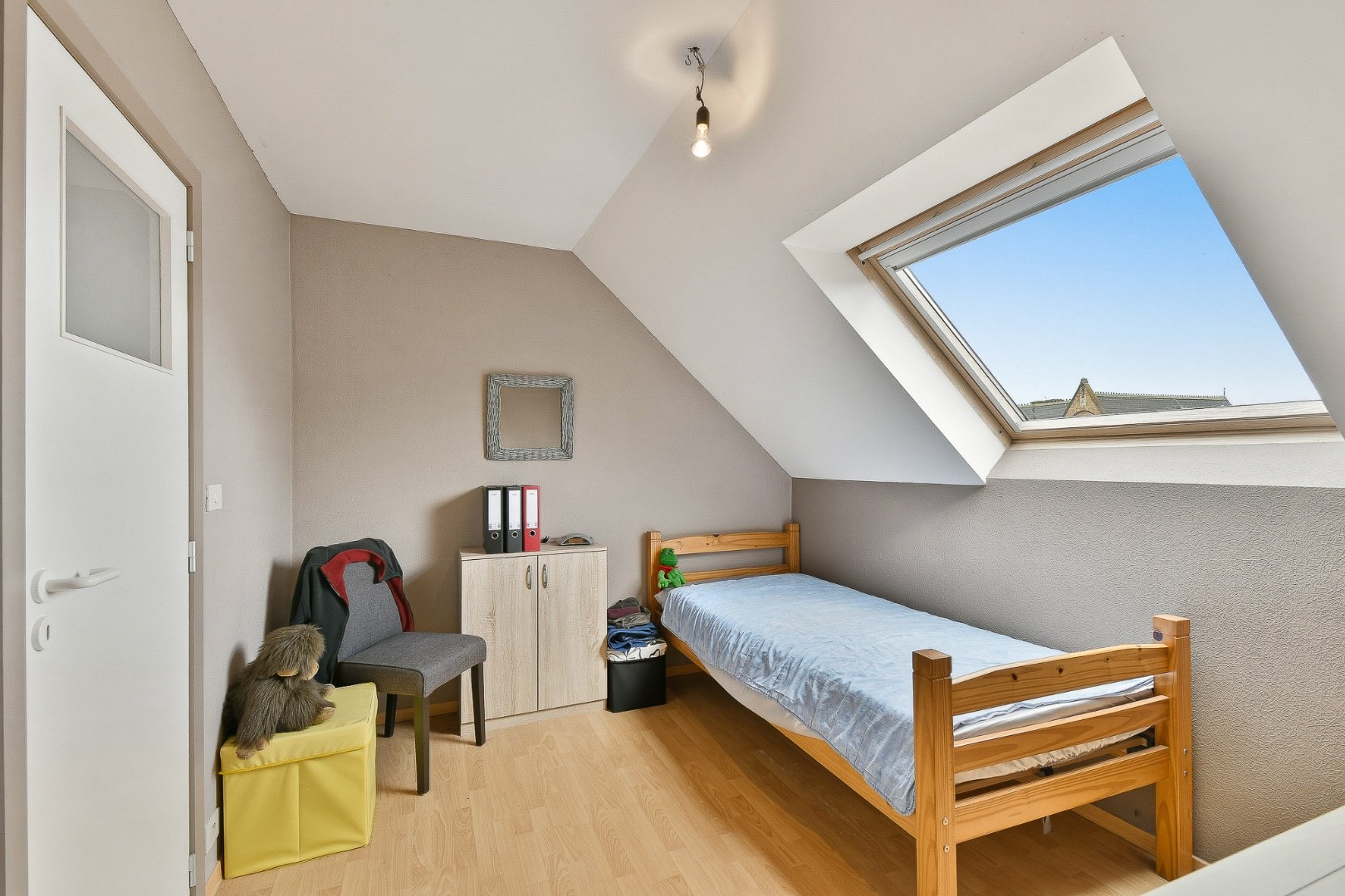 Duplex-appartement in rustige residentie met twee slaapkamers en terras 