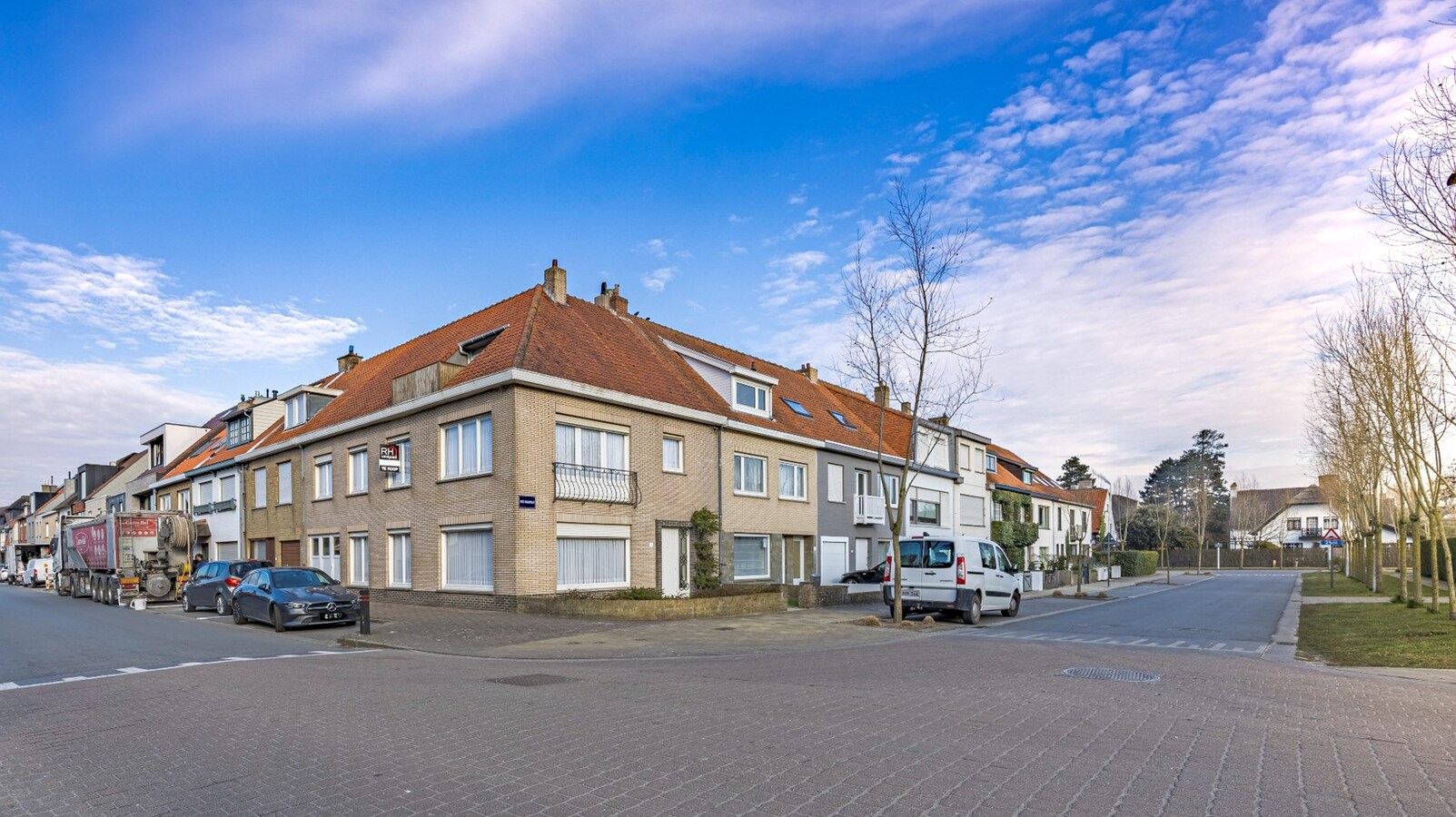 Exclusieve renovatiekans nabij het hart van het Zoute en de Royal Zoute Golf Club. 