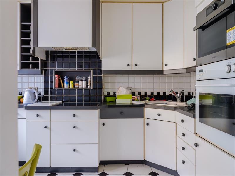 Rustig gelegen 2 slaapkamer appartement nabij Gent St-Pieters 