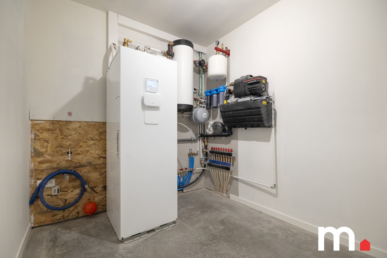 Totaal gerenoveerde woning met grote tuin en 3 slaapkamers te Heule ! EPC A ! 