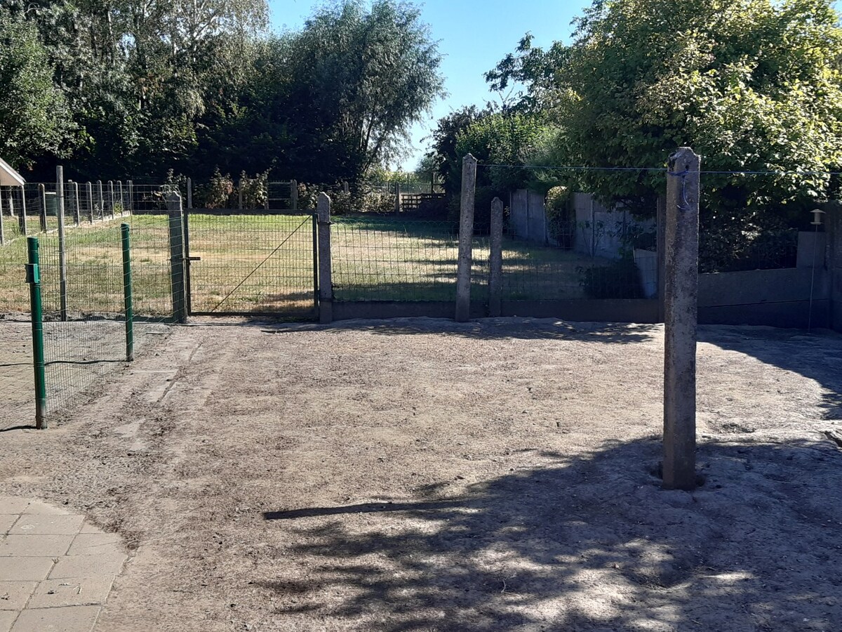 Degelijke Half Open Bebouwing. 