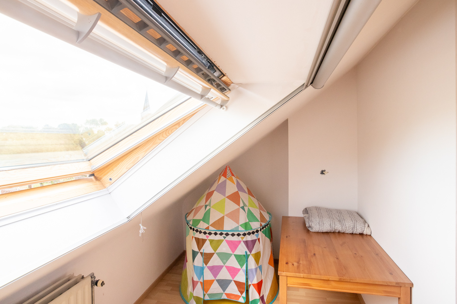 Ruime, landelijk gelegen en instapklare bel-étage met grote tuin 