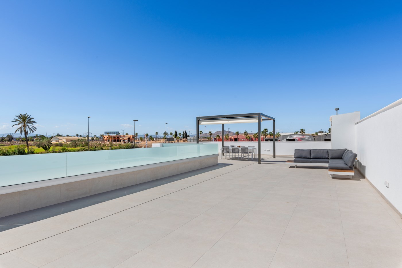 Nieuwbouw villa met 3 slaapkamers en privé zwembad  - Los Alcazares 