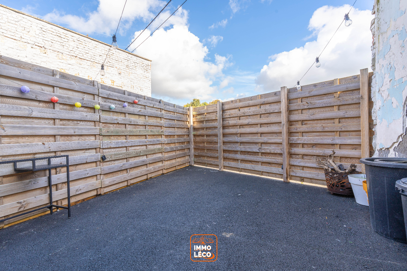 Splendide maison rénovée avec 2/3 chambres et extérieur avec accès à l'arrière 