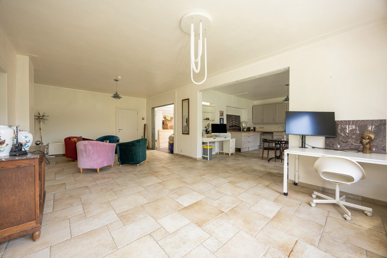 Zeer ruime woning (8 slpk + 8 badkamers) op een perceel van ca. 1.522 m² te Wijnegem/grens Schilde 
