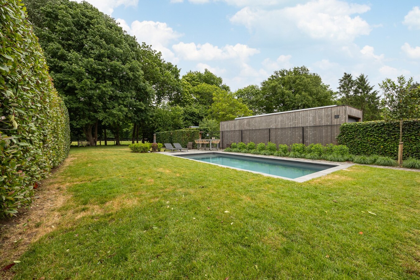 Moderne villa met zwembad op een toplocatie te Schilde! 